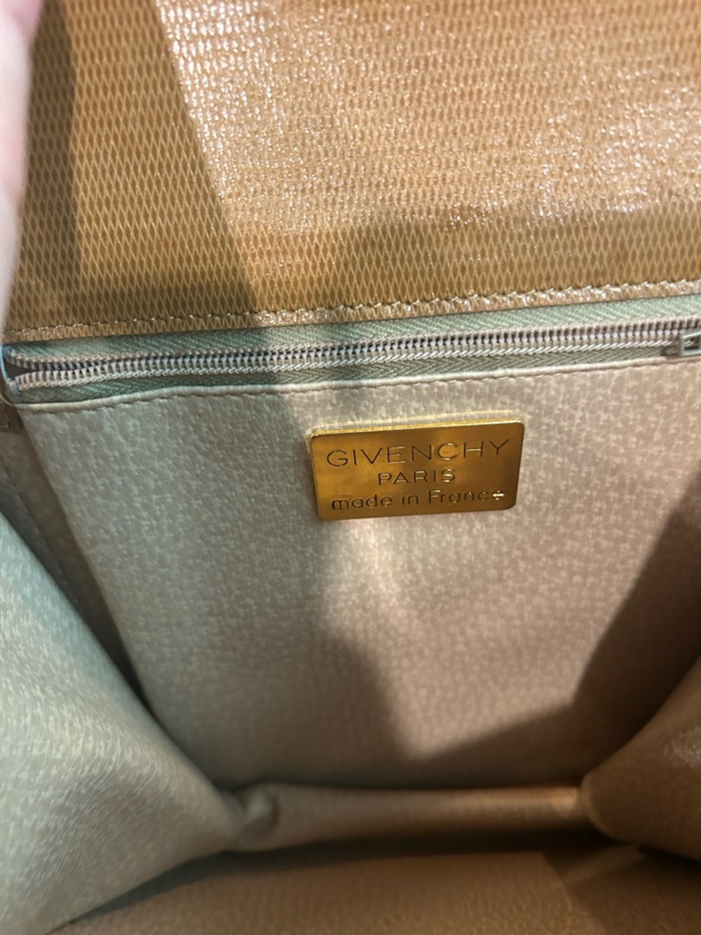 GIVENCHY Vintage Crossbody EUC - Picture 8 of 9